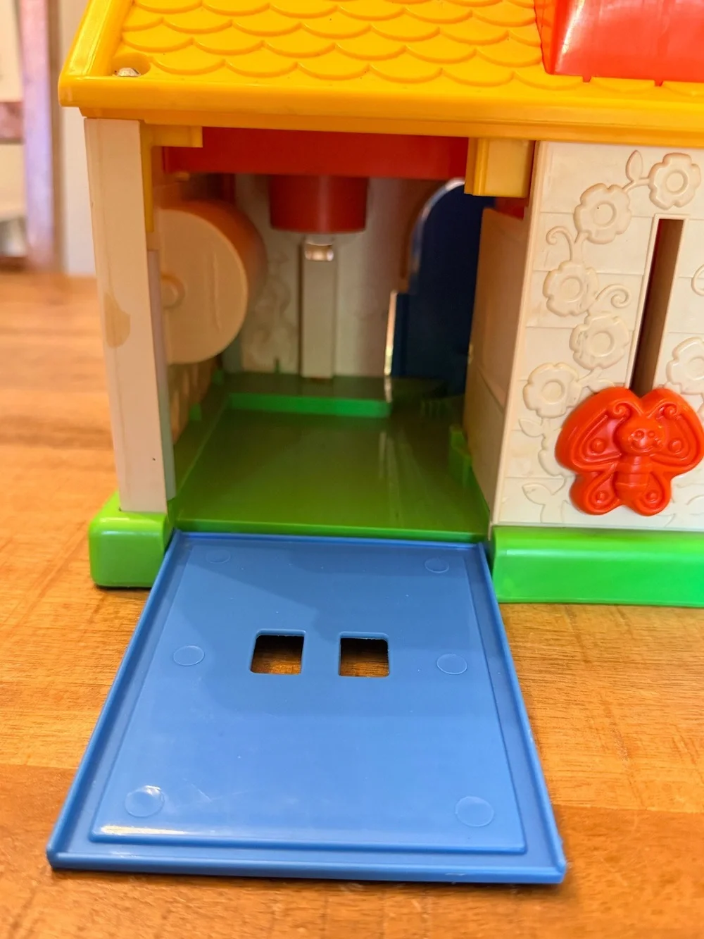 Fisher-Price Chunky Little People Vintage discovery cottage with boy and dog